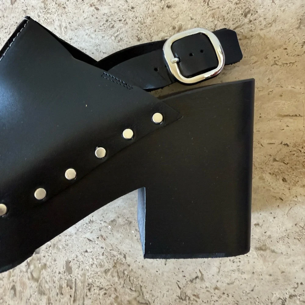 ZARA Slimg Back Leather and Wood Platform Clog - Picture 8 of 11